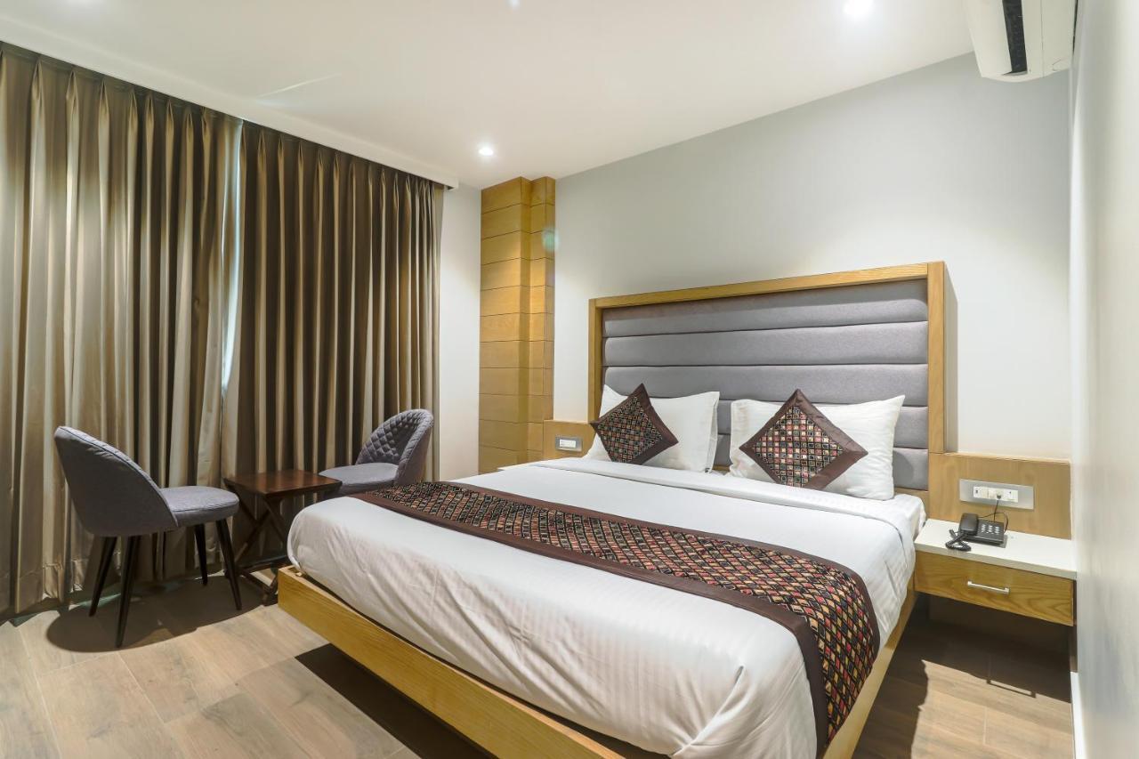 Hotel Bricks, Karol Bagh, New Delhi Εξωτερικό φωτογραφία