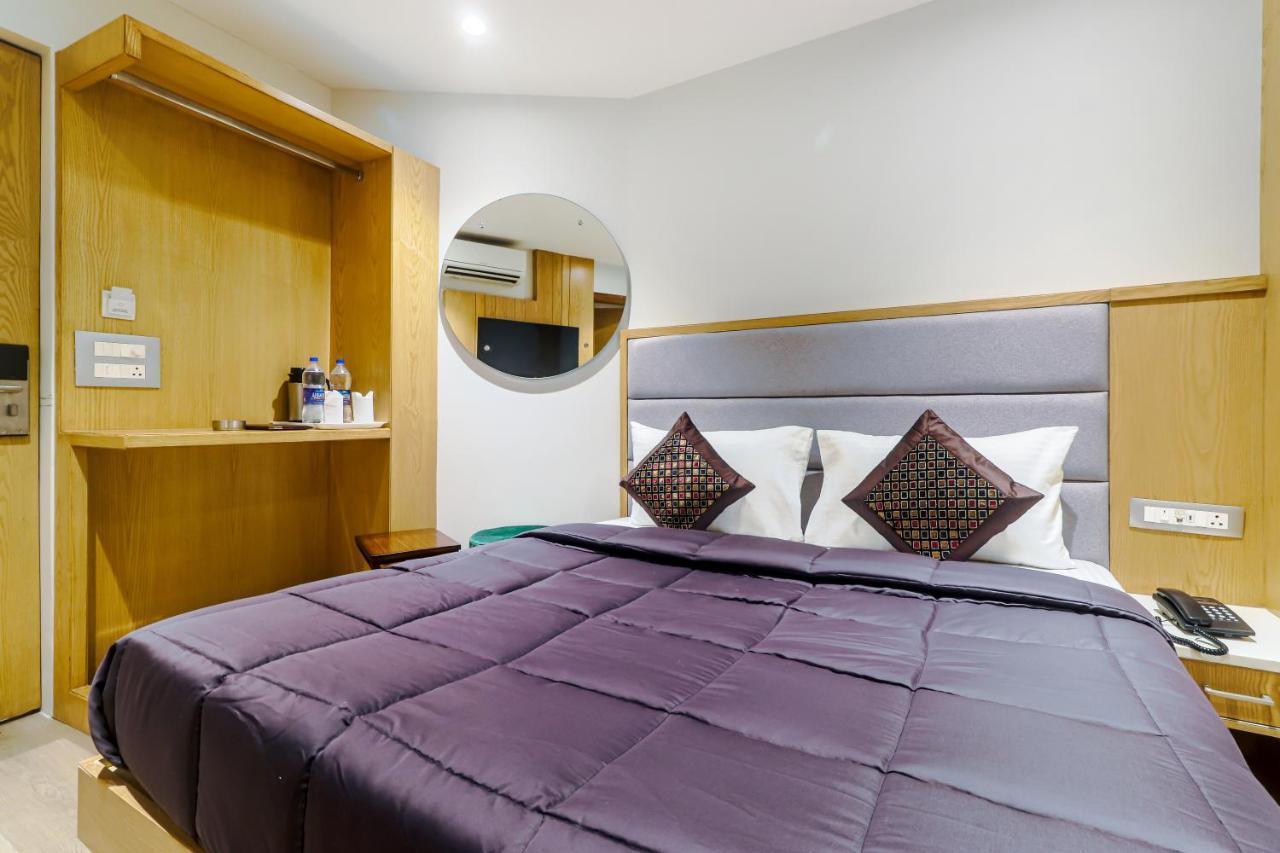Hotel Bricks, Karol Bagh, New Delhi Εξωτερικό φωτογραφία