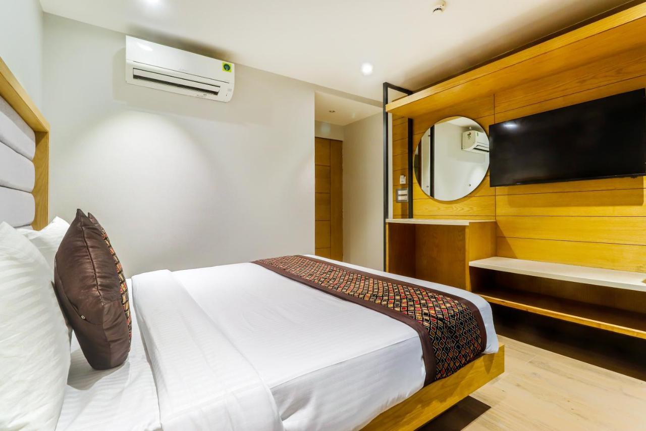 Hotel Bricks, Karol Bagh, New Delhi Εξωτερικό φωτογραφία